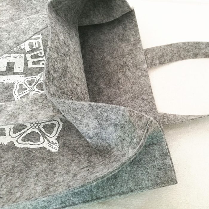 Felt bag with guesst